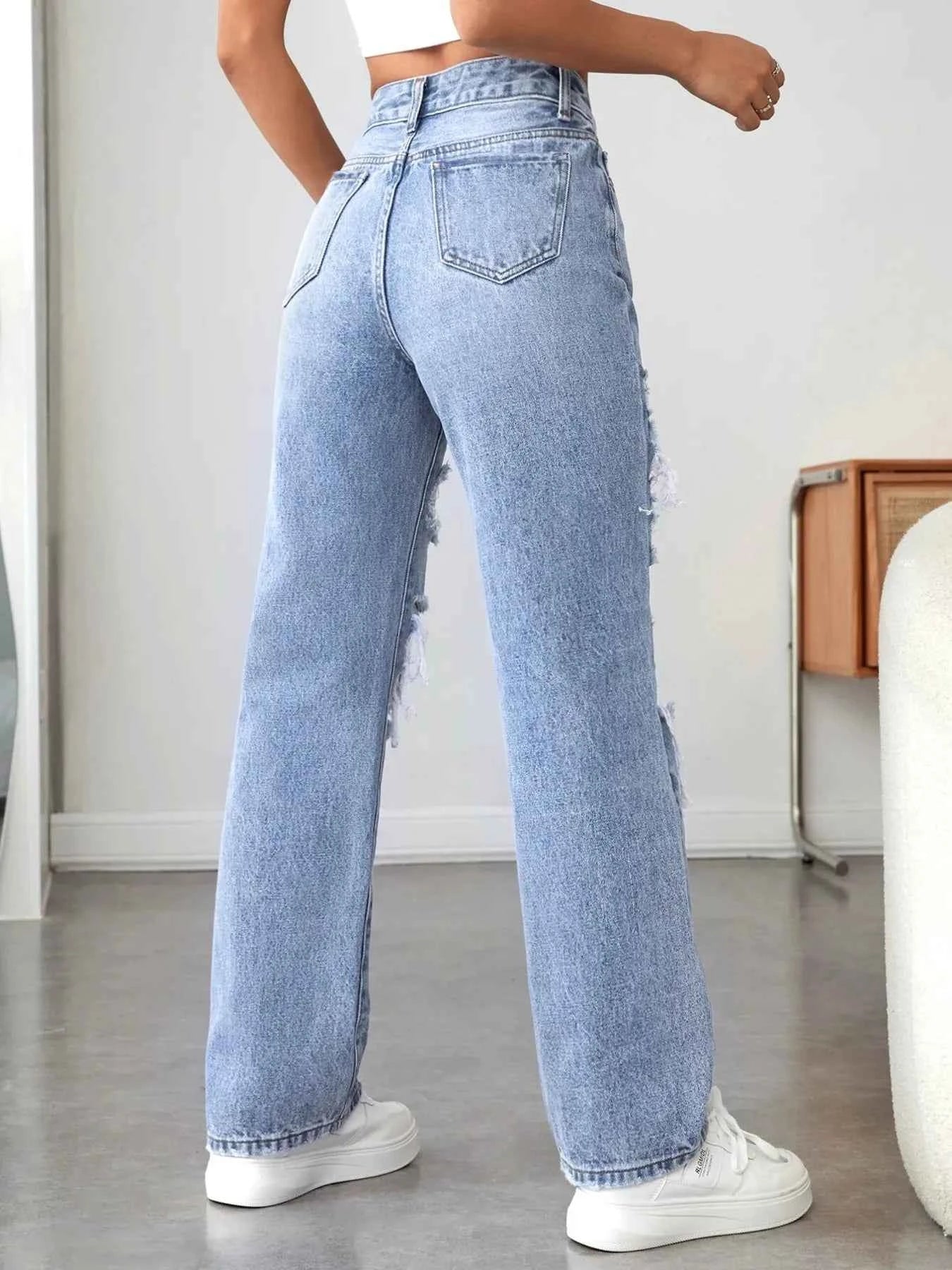 Distressed High Waisted Jeans