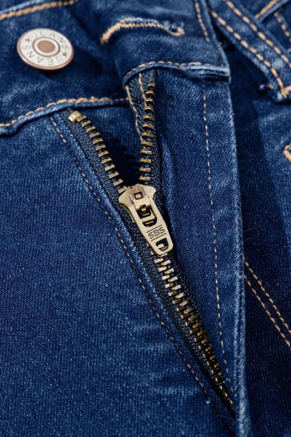 Center Seam Deep Wash Straight Jeans