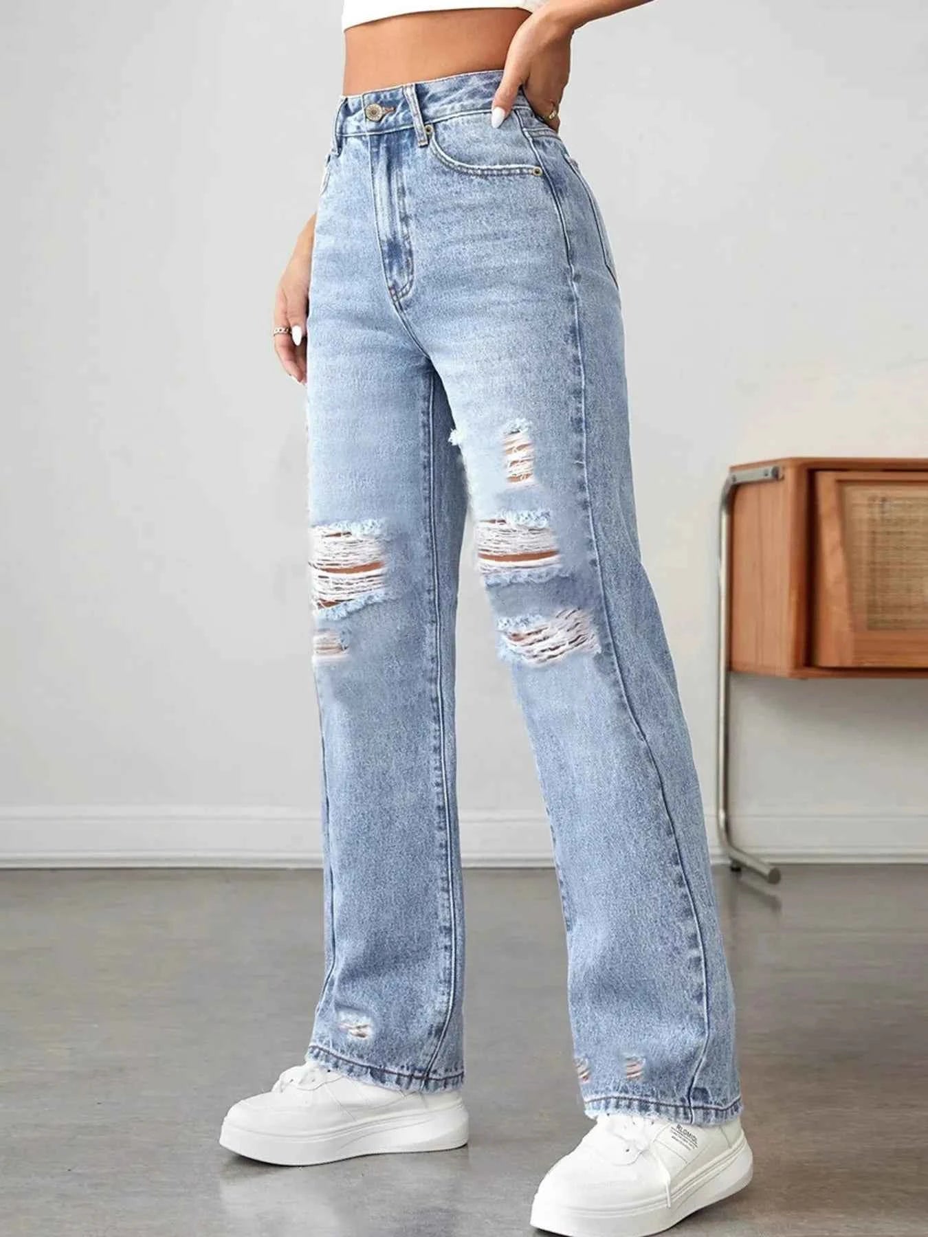 Distressed High Waisted Jeans