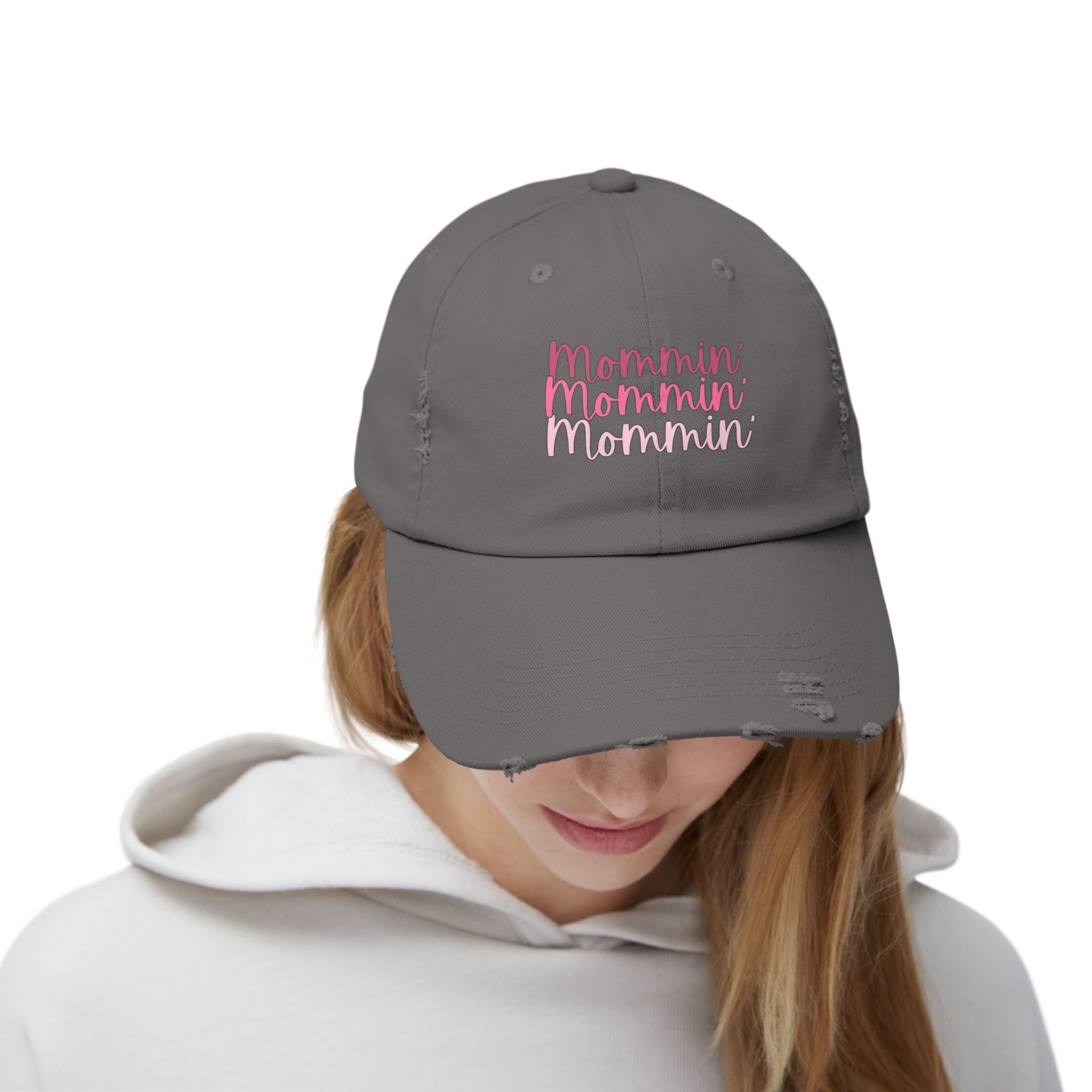 Mommin' Unisex Distressed Cap - Fun Gift for Moms, Trendy Summer Hat, Everyday Wear, Parenting Gift, Casual Cap - The Eggy's store
