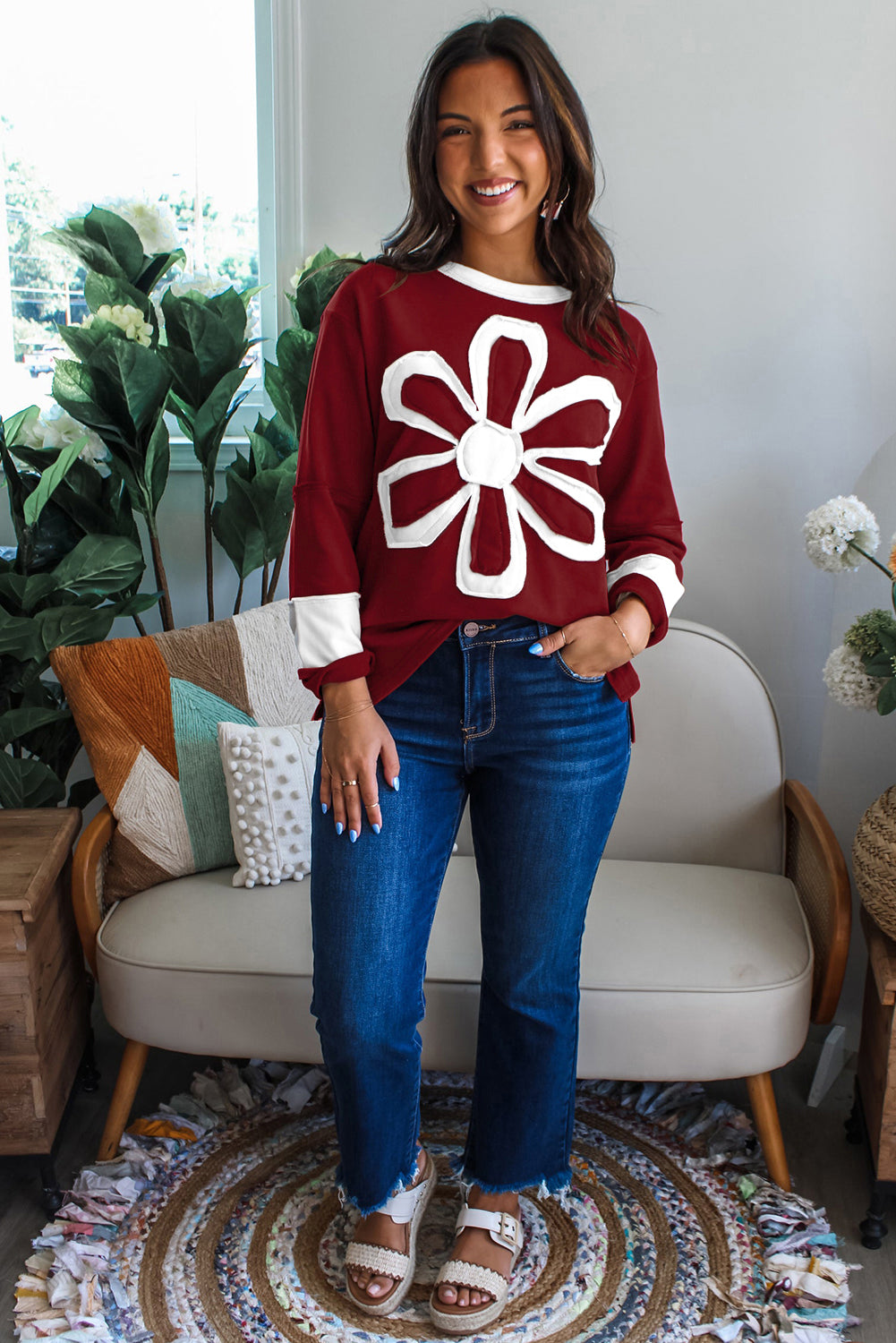 Red Dahlia Cheerful Daisy Flower Patched Round Neck Long Sleeve Women's Top