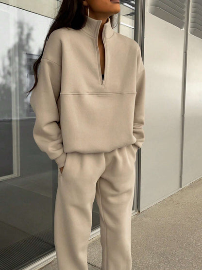 Long-sleeved Sports Sweatsuit Stand-up Collar Zip-up Top And Elastic Band Trousers With Pocket - The Eggy's store