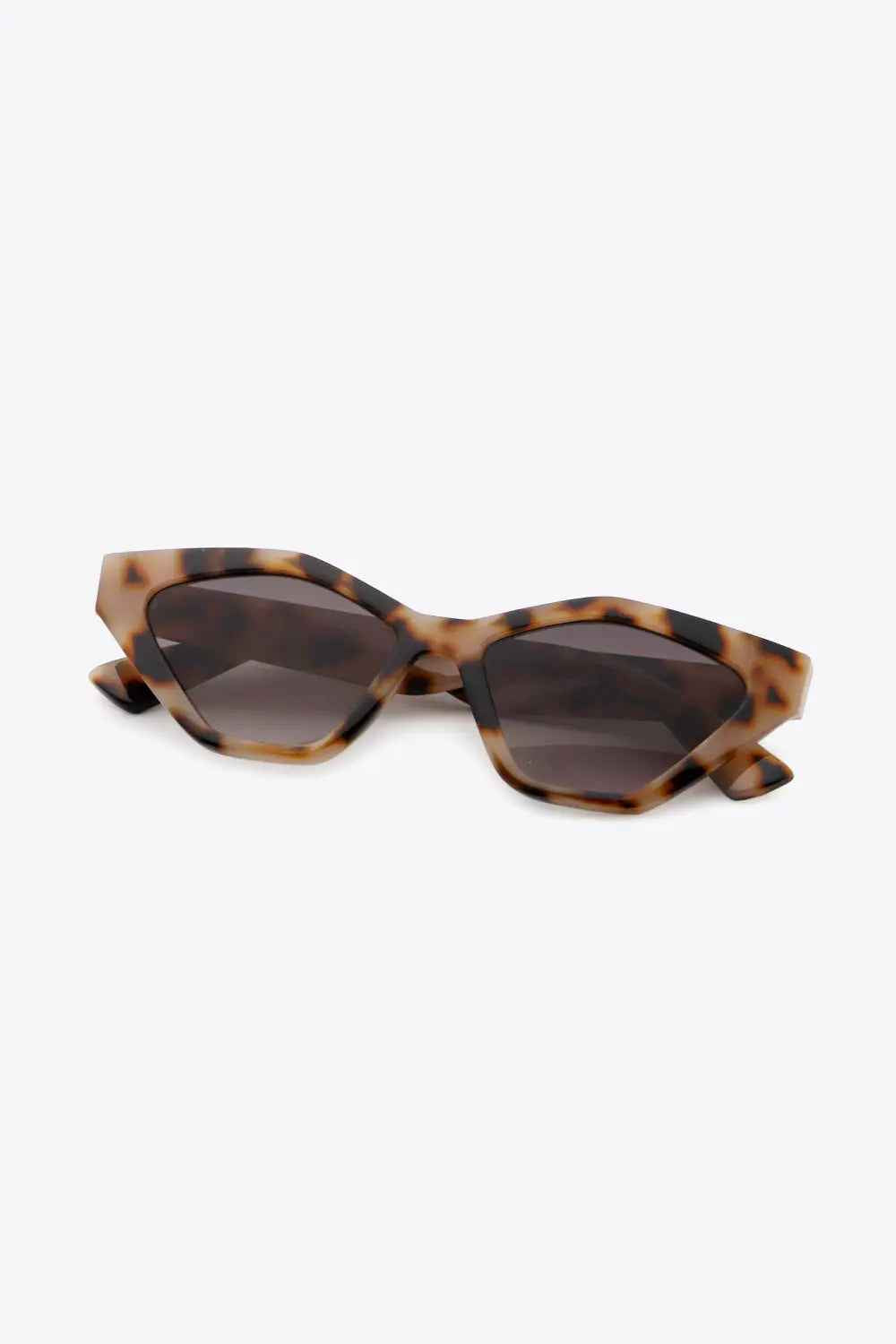 Retro Angular Cat Eye UV400 Sunglasses