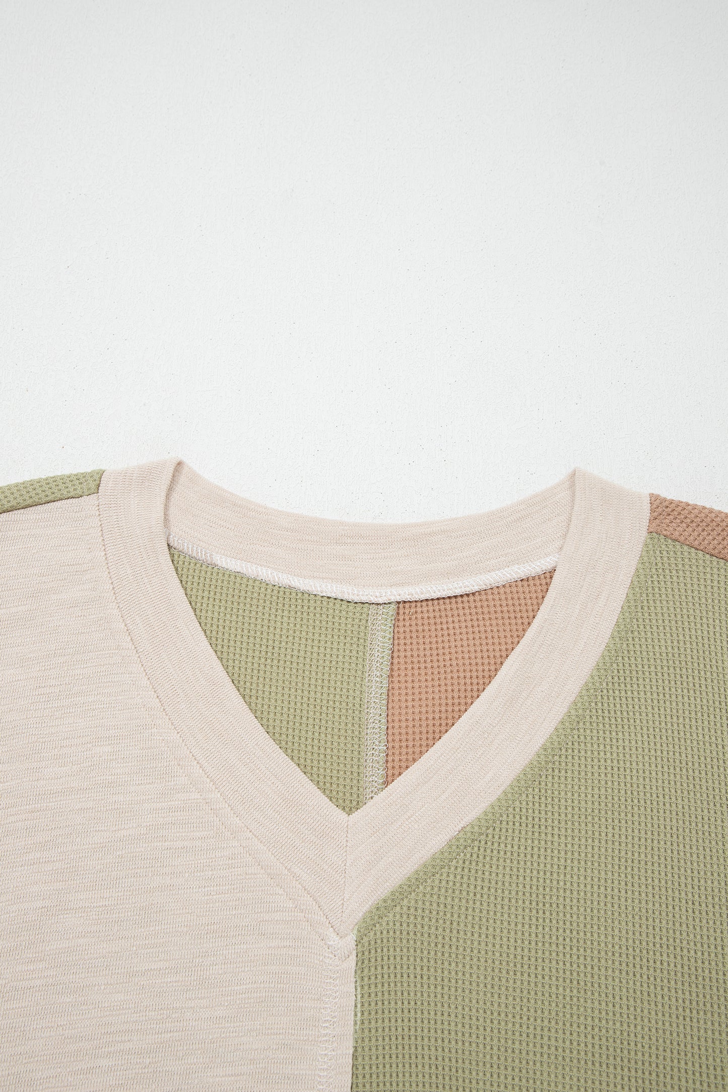 Color Block Patchwork V-Neck Top - Plus Size
