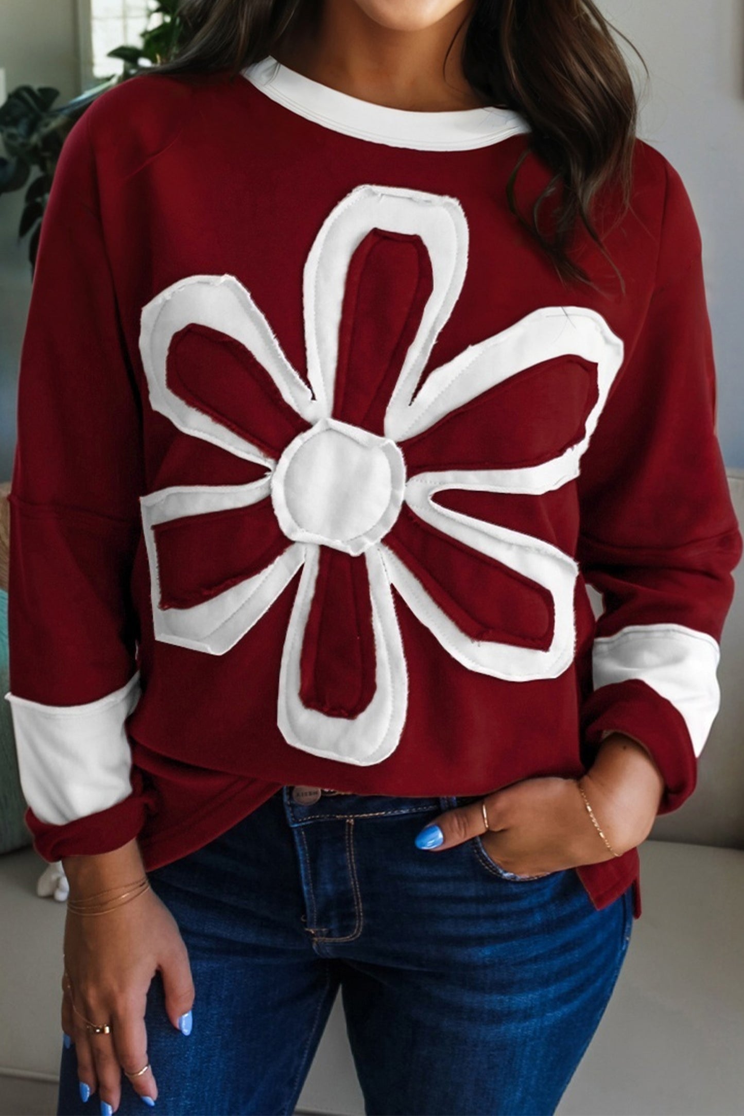 Red Dahlia Cheerful Daisy Flower Patched Round Neck Long Sleeve Women's Top