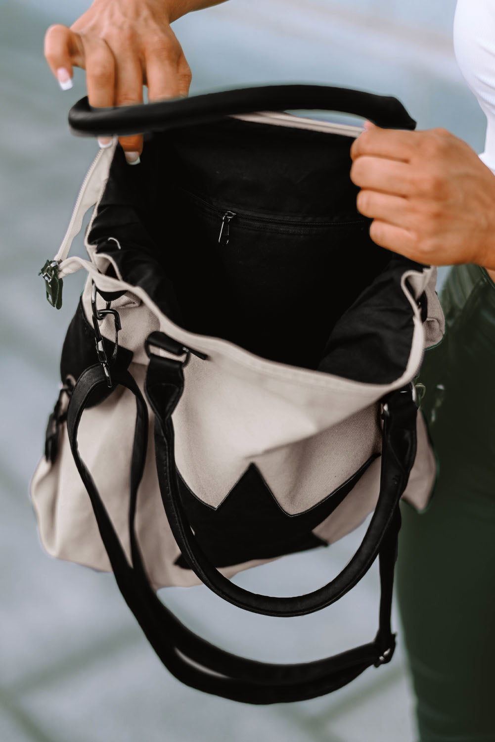 Star Patch Canvas Tote Bag – Casual Everyday Shoulder Bag in Beige