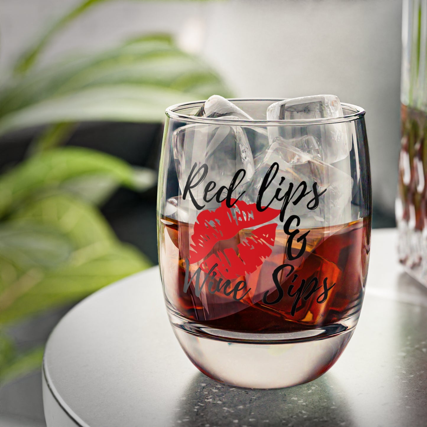 Red Lips Wine Glass: Perfect Drinking Glass for Wine Lovers