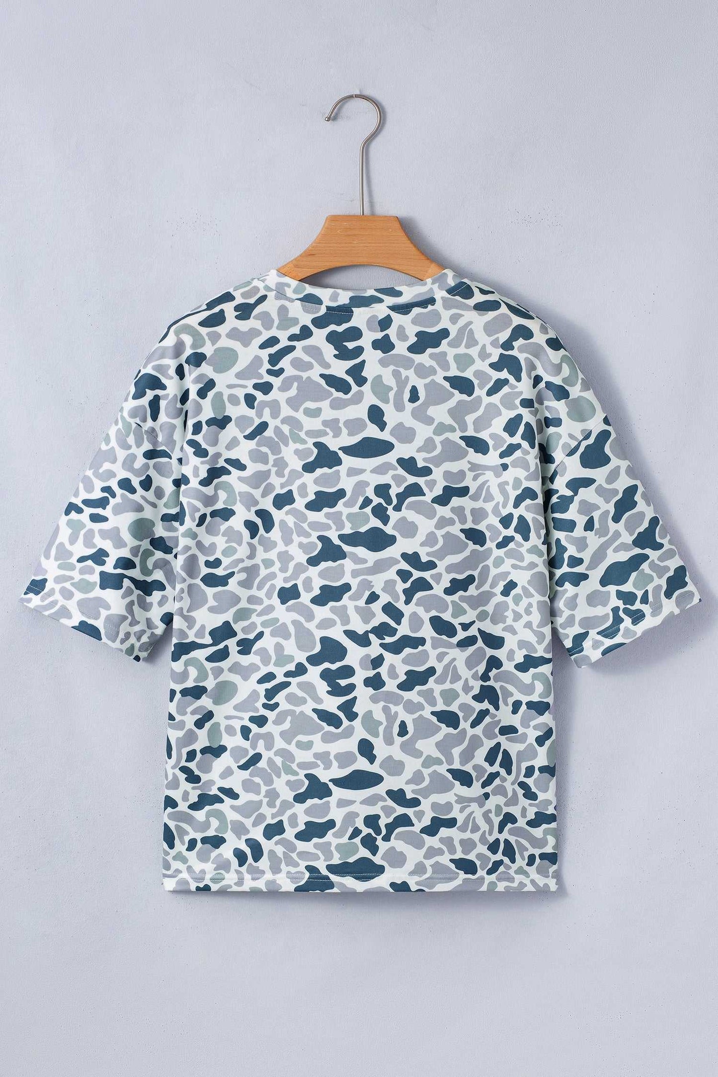 Camo Chest Pocket V-Neck Short Sleeve Tee