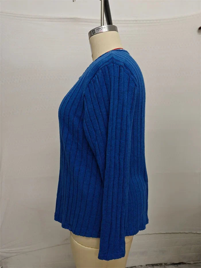 Plus Size V-neck Chain Top: Stylish Long Sleeve