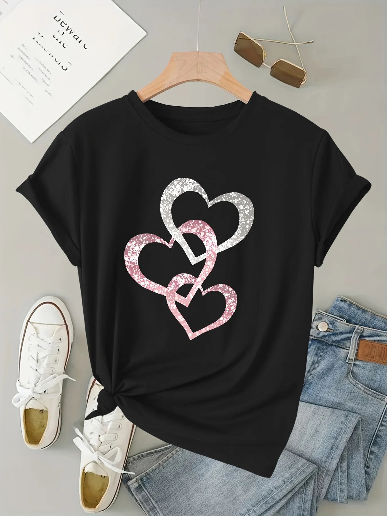 Heart Print Graphic T-Shirt