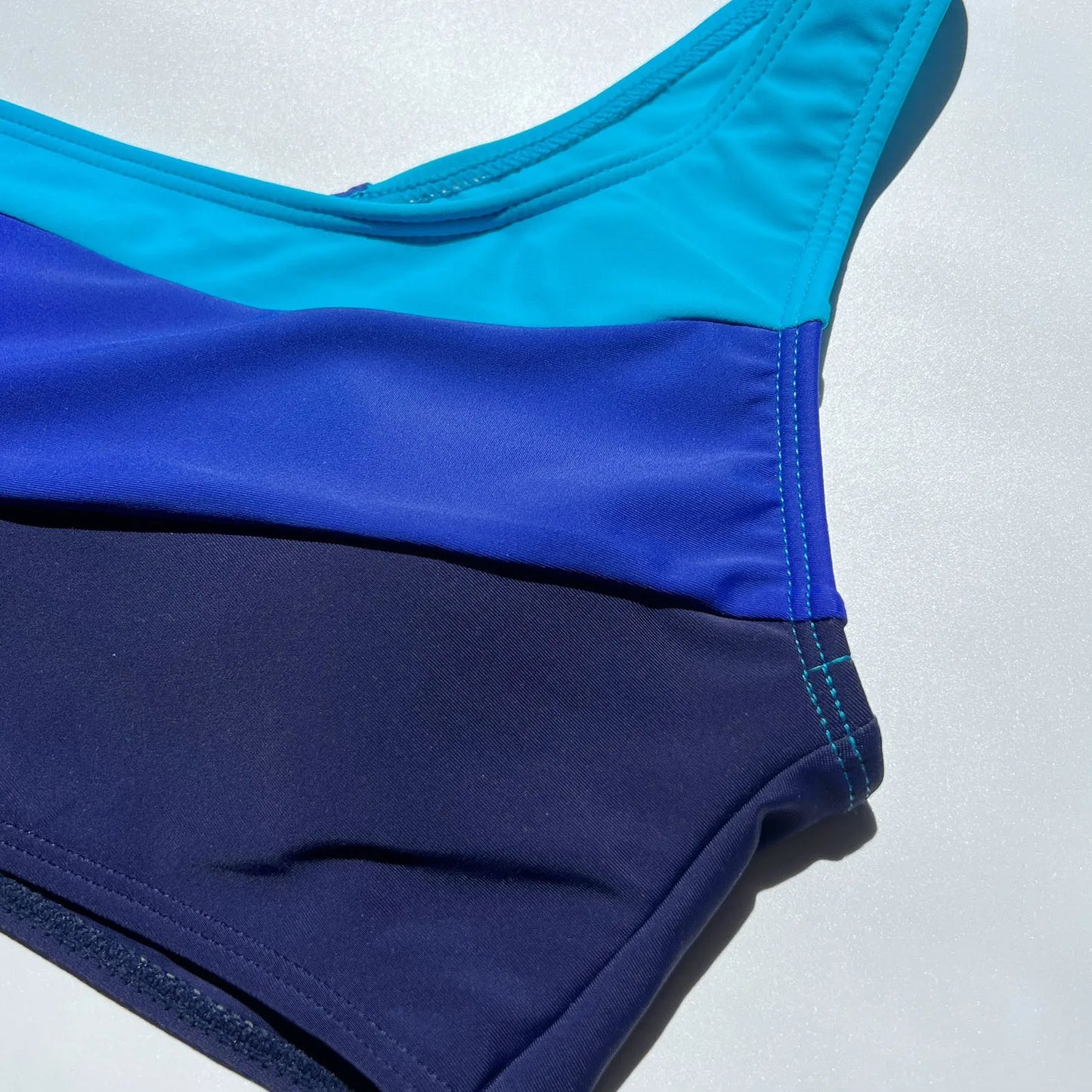 One-Shoulder Color Block Swimsuit Set - Halter Style