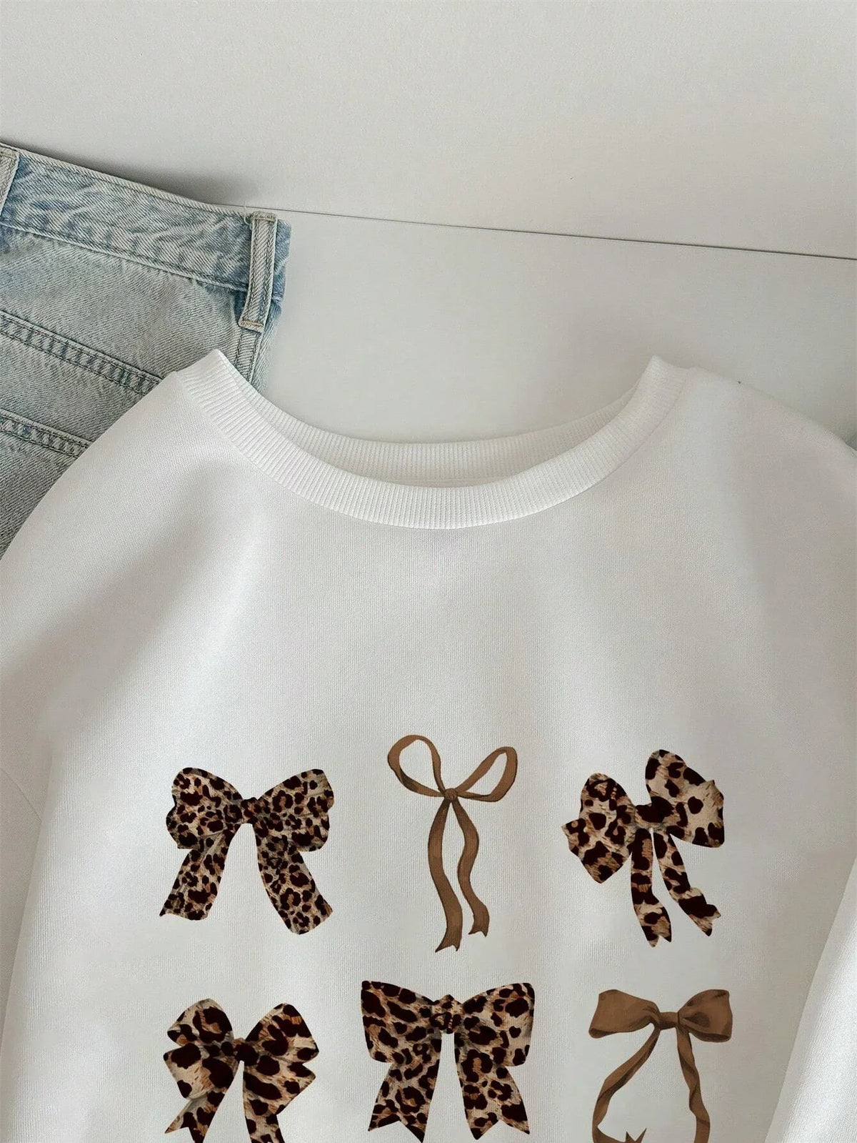 Retro Leopard & Bow Print Drop Shoulder Pullover Sweatshirt