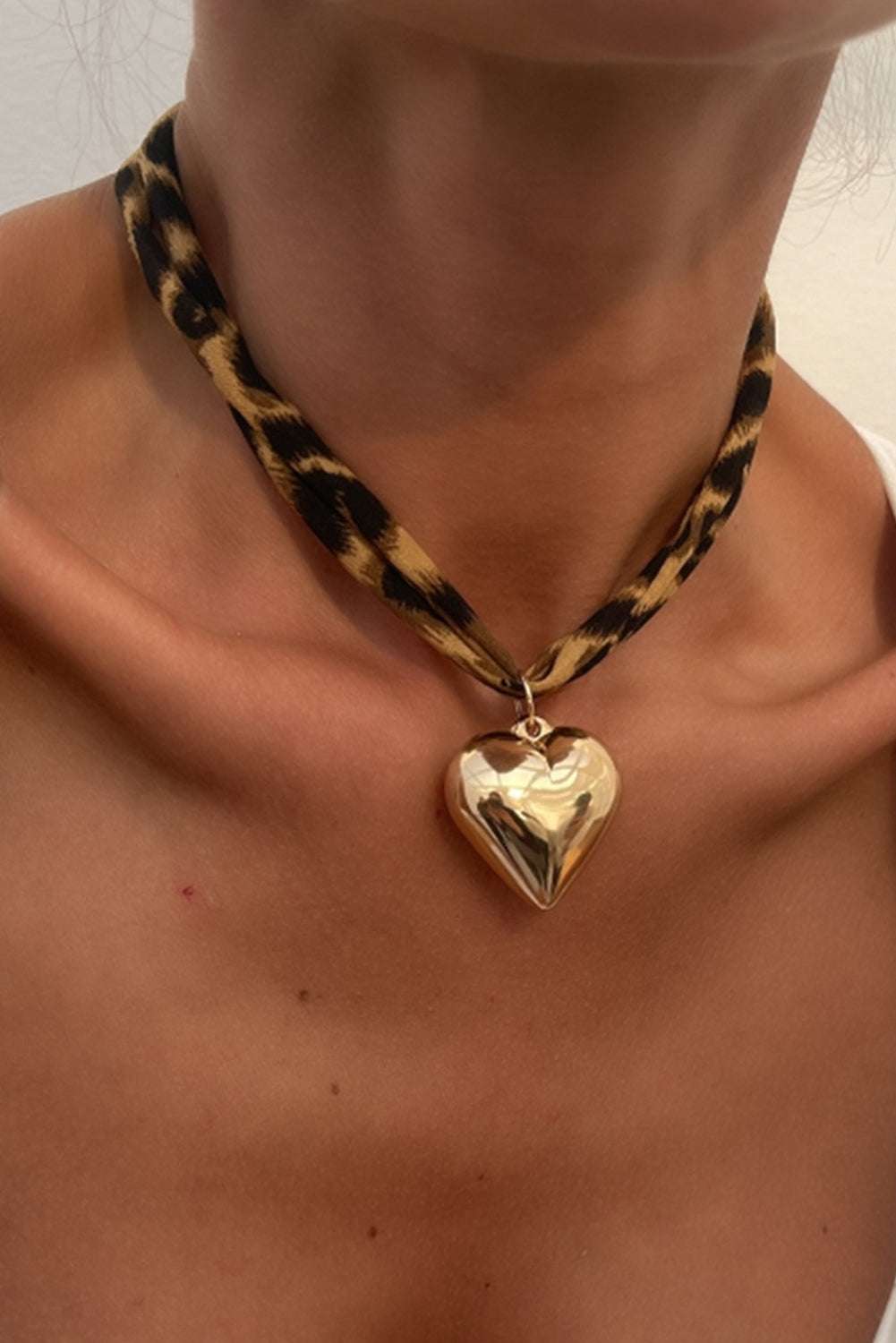 Lea Heart Charm Scarf Necklace