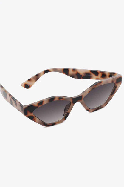 Retro Angular Cat Eye UV400 Sunglasses