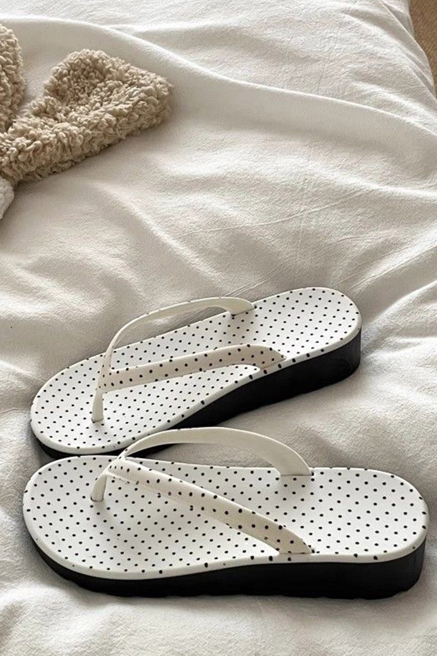 White Polka Dot Contrast Low Heel Platform Flip Flops Sandals